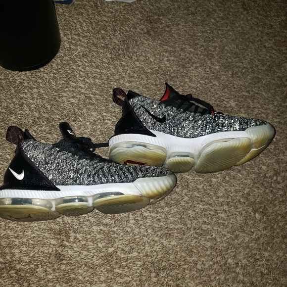 Lebron 16s - Picture 1 of 6